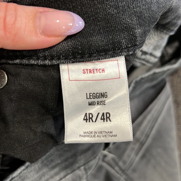 Gray Express Jeans with ripped knee - Picture 6 of 6